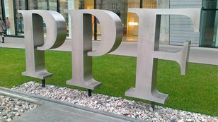 Zadluží Kellner O2? PPF žádá po O2 úvěr 24,8 miliardy Kč, dividenda je v ohrožení. Akcie O2 prudce klesají