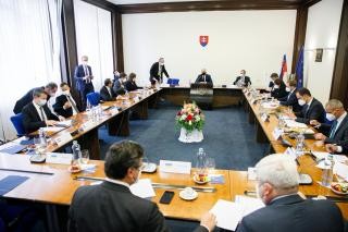 Ministr Kulhánek jednal v Bratislavě se svými protějšky ze skupiny C5