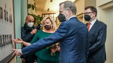 Předseda vlády uvedl Zbyňka Stanjuru do funkce ministra financí, 17. prosince 2021.